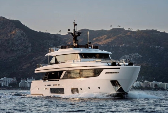 Ferretti Custom Line Navetta 30 Custom Line Navetta 30 usata in vendita