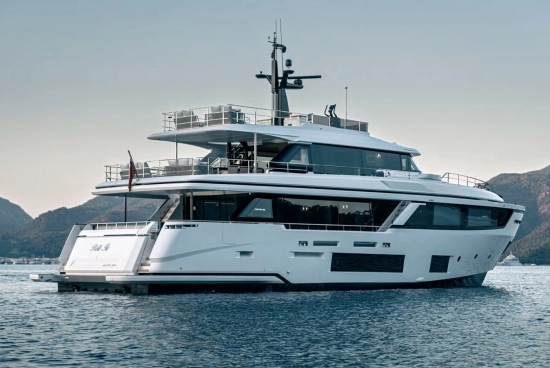 Ferretti Custom Line Navetta 30 Custom Line Navetta 30 usata in vendita