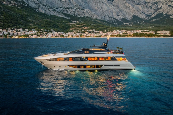 Riva 100 Corsaro novos à venda