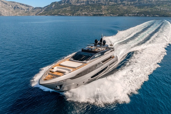 Riva 100 Corsaro novos à venda