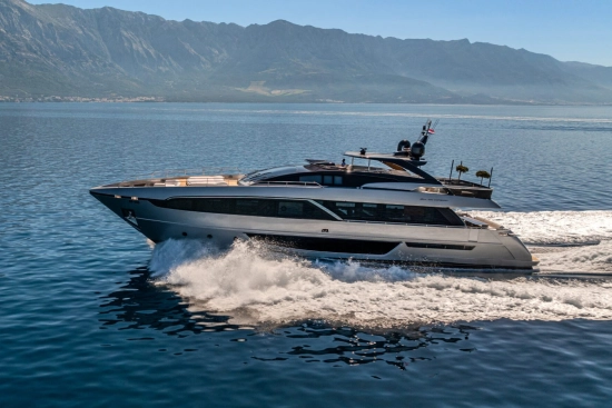 Riva 100 Corsaro novos à venda