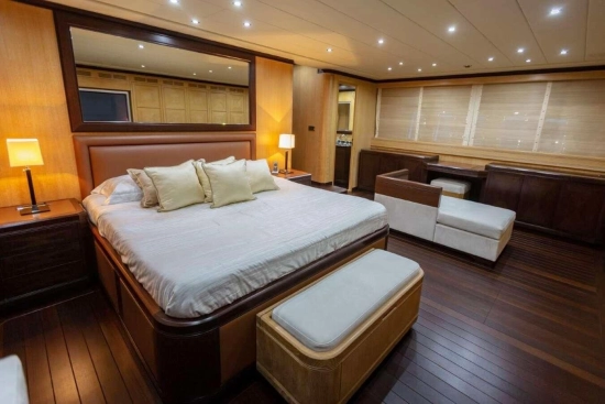 Mangusta 108 108 usado à venda