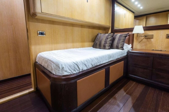 Mangusta 108 108 usado à venda
