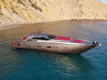 Pershing 88 88 usado à venda