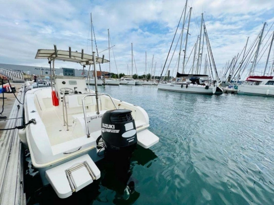 UNIQUEST MARINE UNIQUEST 600 de segunda mano en venta