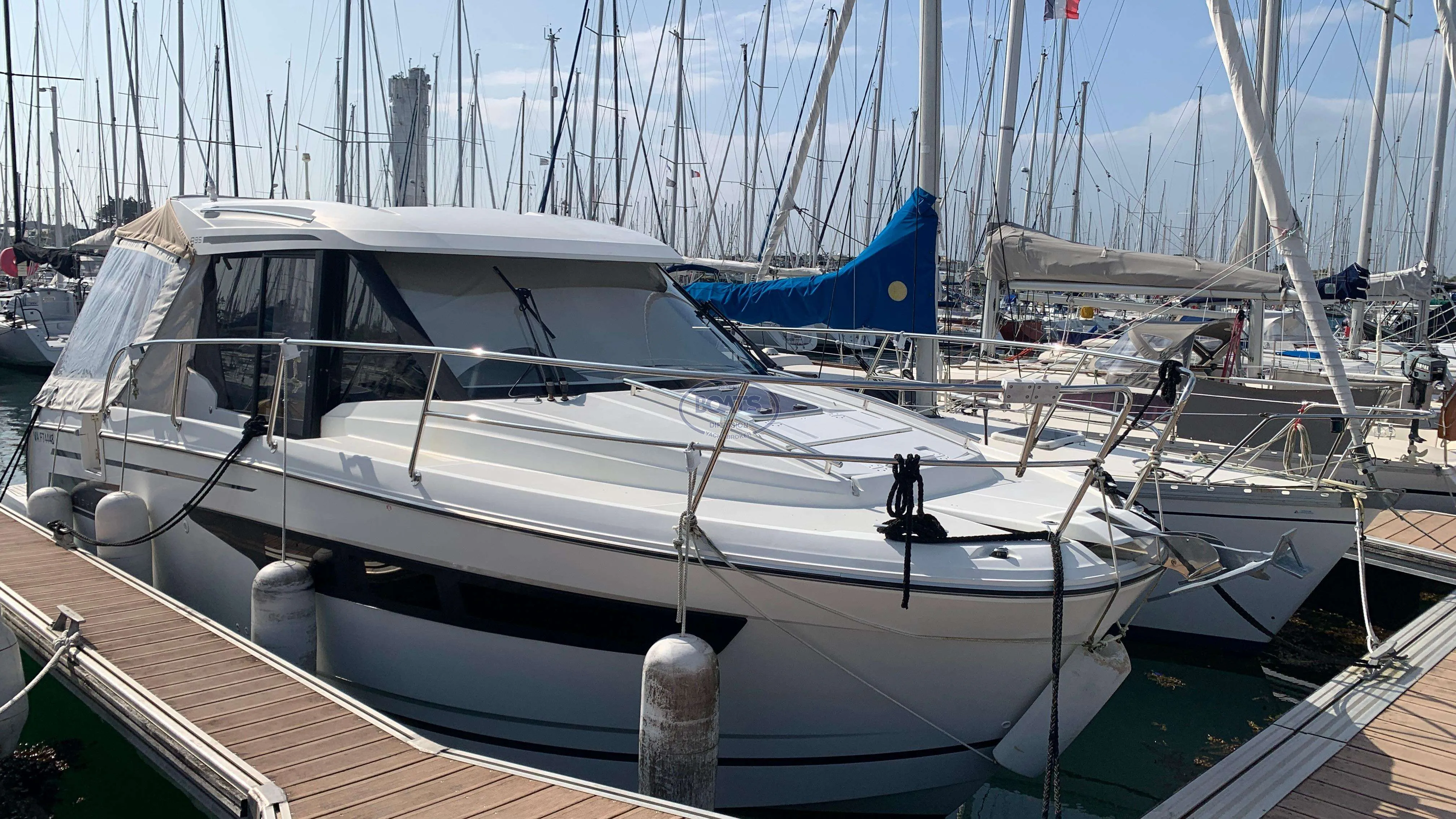 Jeanneau Merry Fisher 895 usado à venda