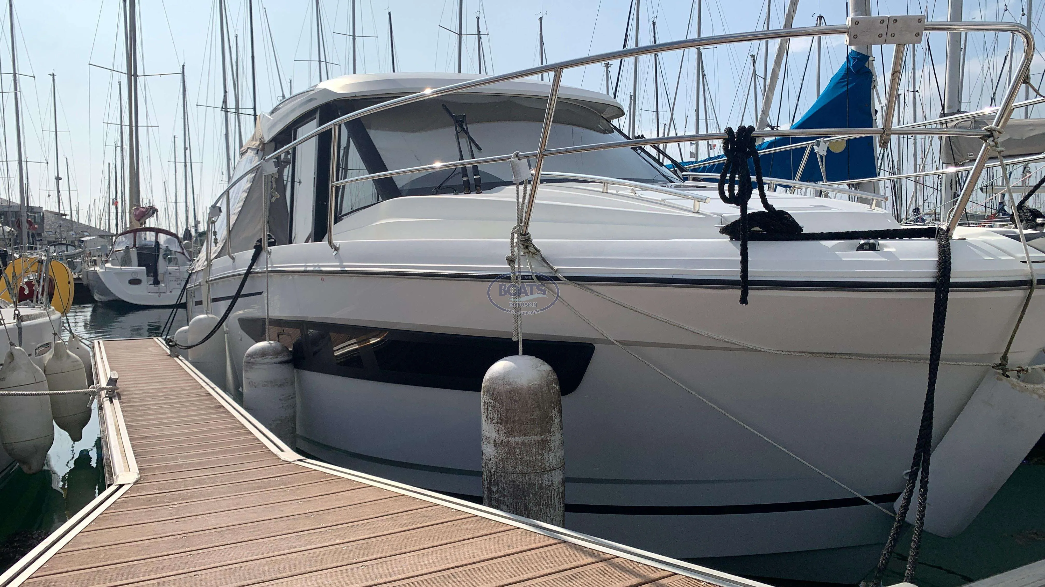 Jeanneau Merry Fisher 895 usado à venda