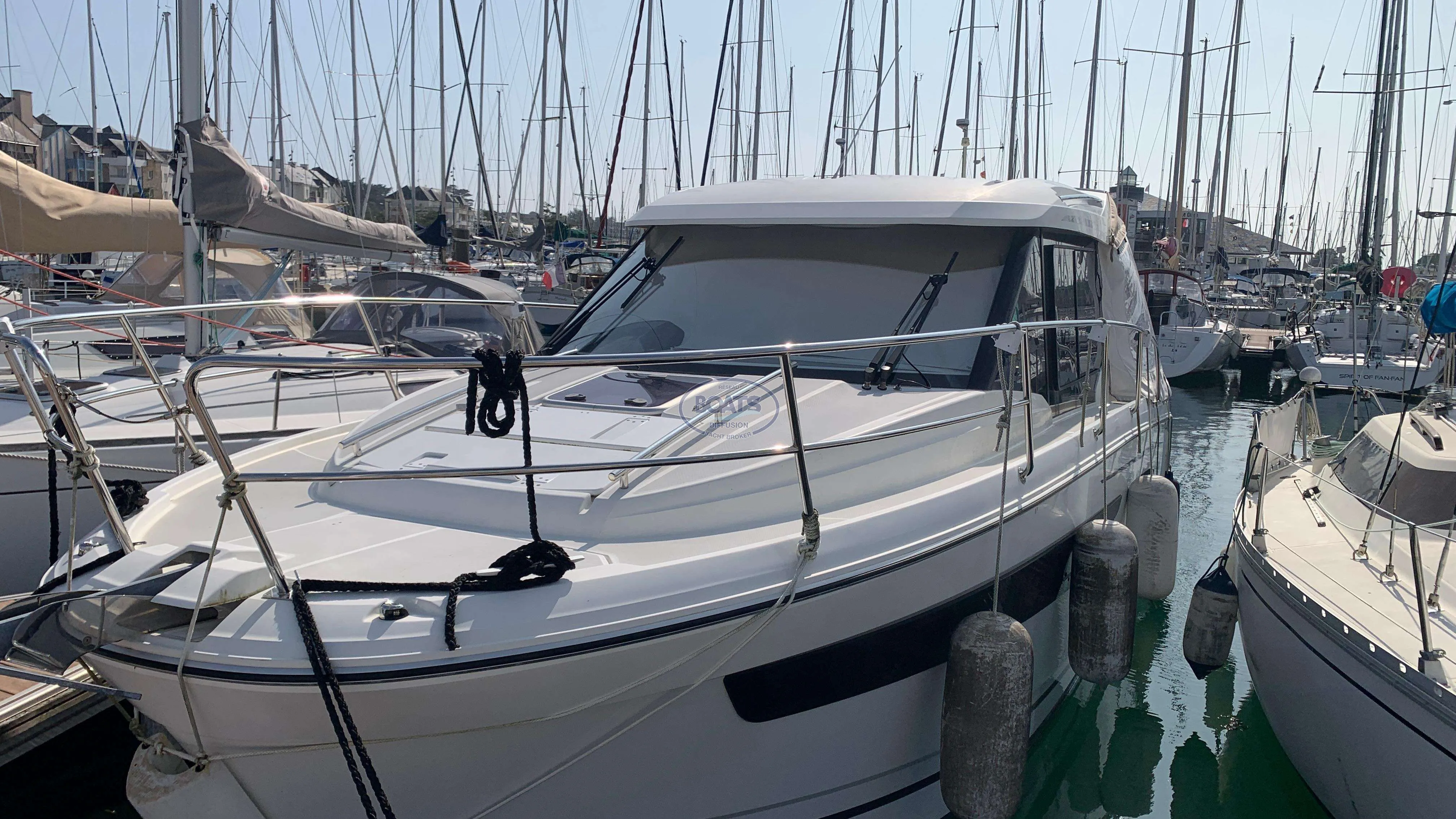 Jeanneau Merry Fisher 895 usado à venda