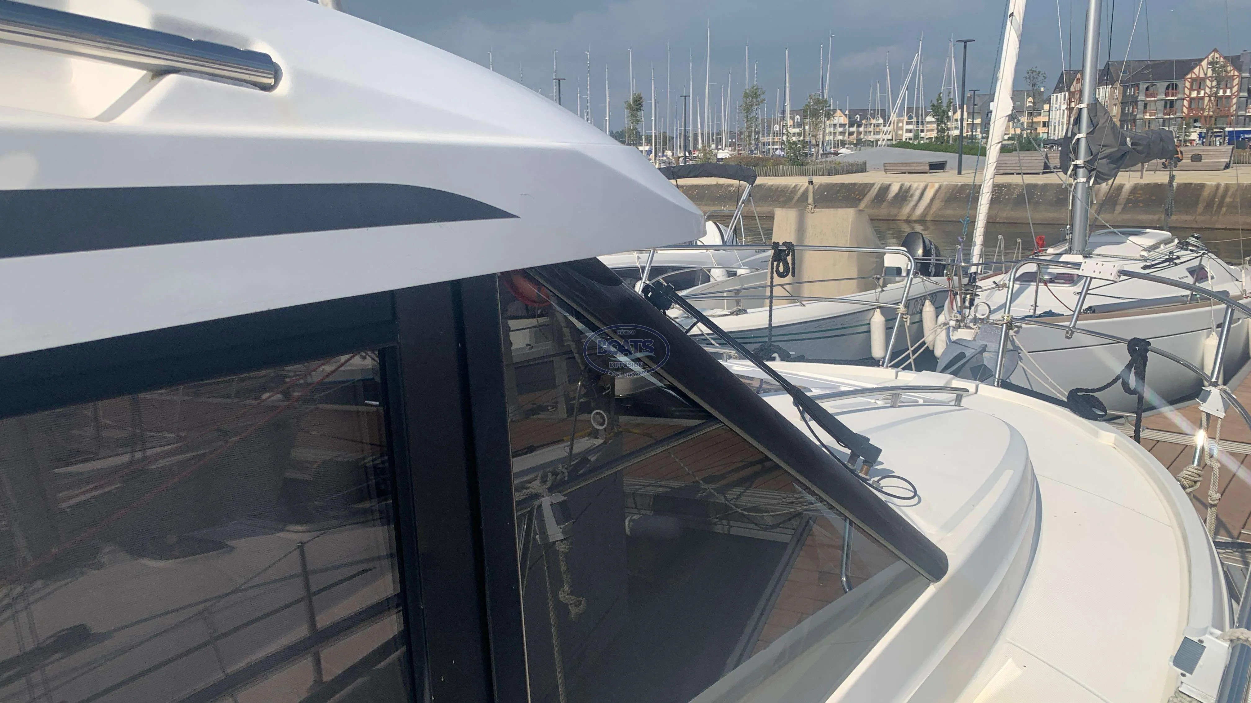 Jeanneau Merry Fisher 895 usado à venda