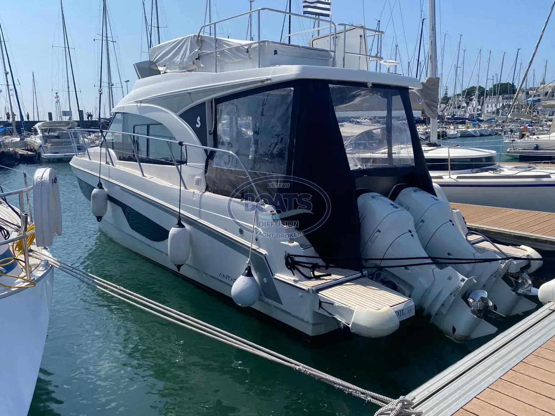 Beneteau Antares 11 Flybridge de segunda mano en venta