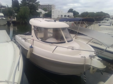 Quicksilver Pilothouse 640 usado à venda