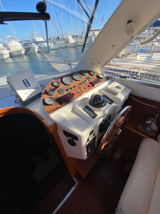 Astinor 1000 Flybridge usado à venda