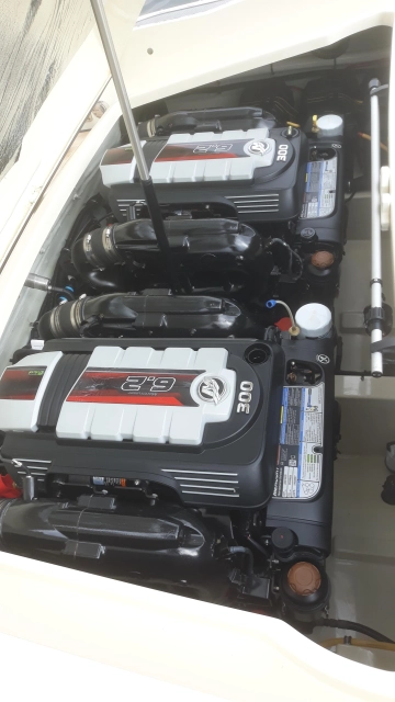 Chris Craft Corsair 30 Proa Cerrada usado à venda