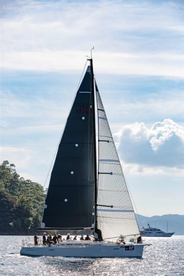 Beneteau First 40 usado à venda