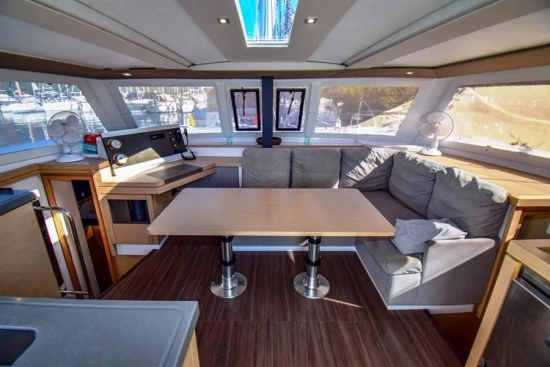 Fountaine Pajot LUCIA 40 usado à venda
