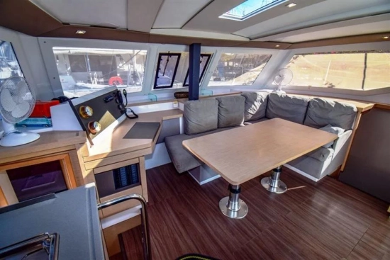 Fountaine Pajot LUCIA 40 usado à venda