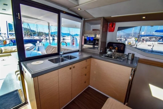 Fountaine Pajot LUCIA 40 usado à venda