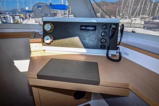 Fountaine Pajot LUCIA 40 usado à venda