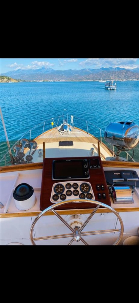 LOBSTER 46 FLYBRIDGE usado à venda
