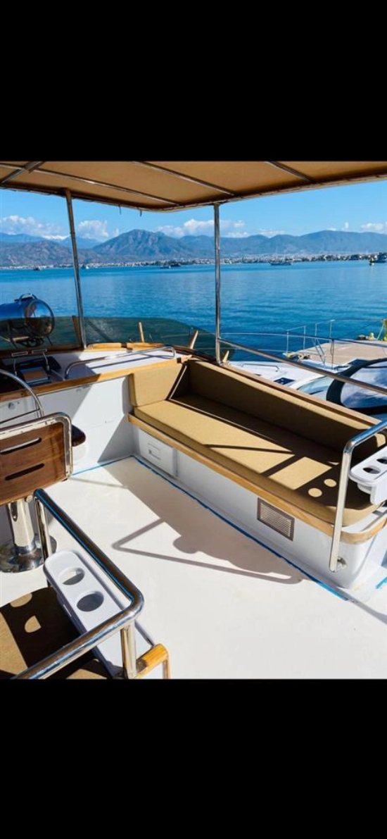 LOBSTER 46 FLYBRIDGE usado à venda