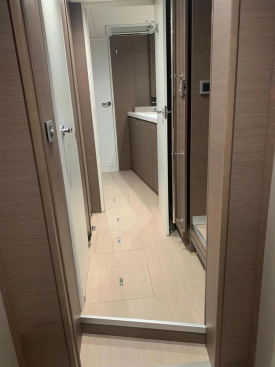Catana BALI 4.8 usado à venda