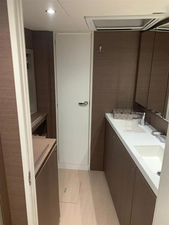 Catana BALI 4.8 usado à venda