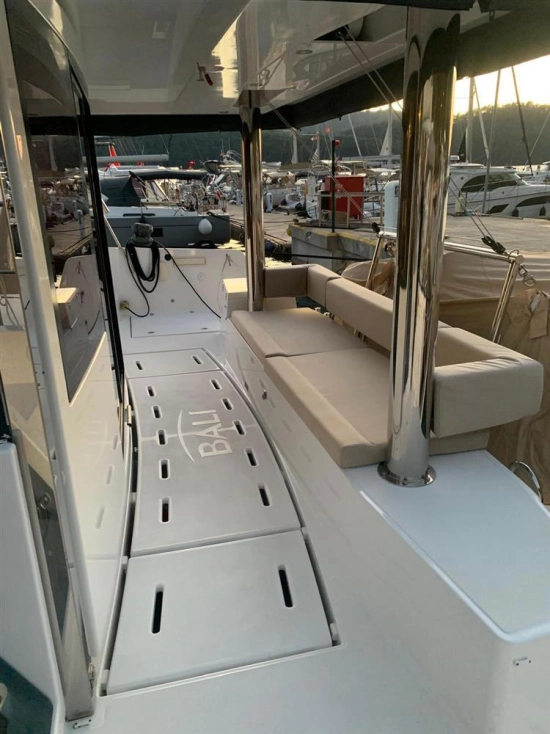 Catana BALI 4.8 usado à venda