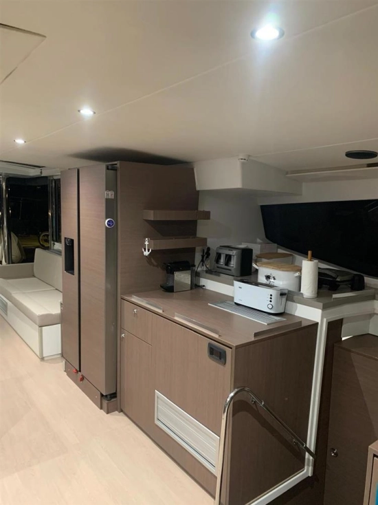 Catana BALI 4.8 usado à venda