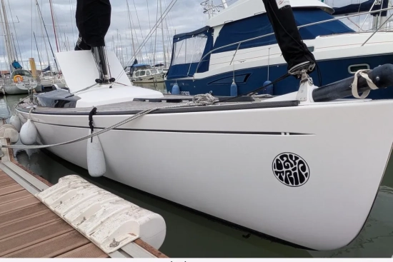 LATITUDE 46 TOFINOU 9.5 usata in vendita