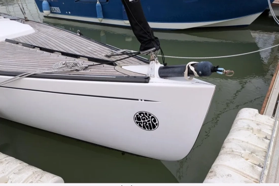LATITUDE 46 TOFINOU 9.5 usata in vendita