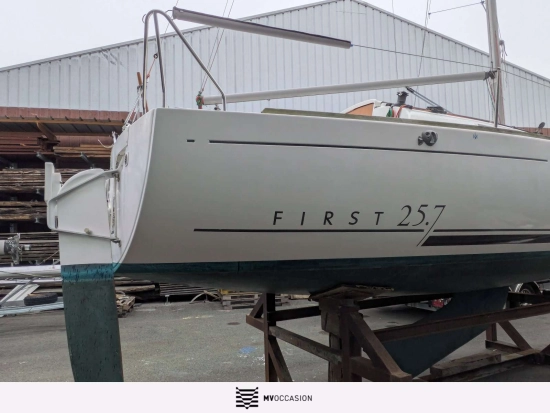 Beneteau First 25.7 usado à venda