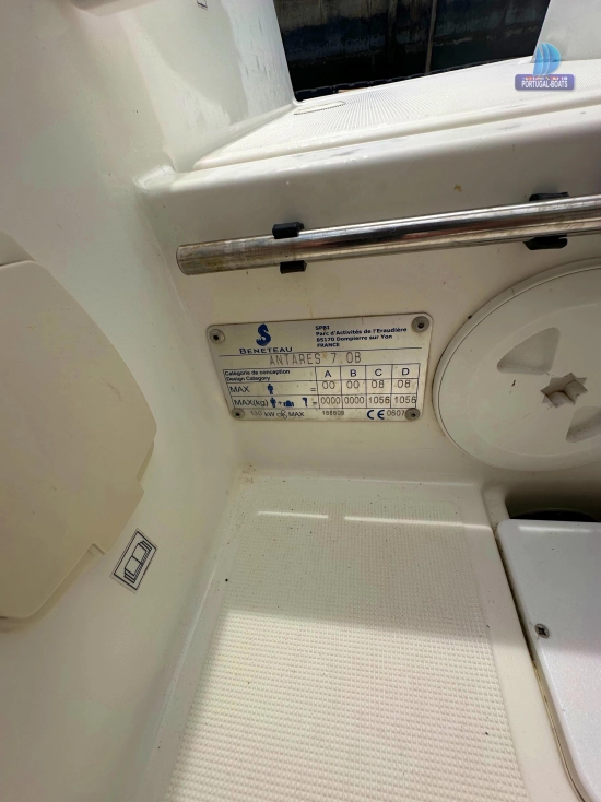 Beneteau Antares 7 usata in vendita