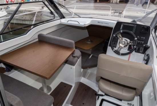 Beneteau Antares 7 usata in vendita