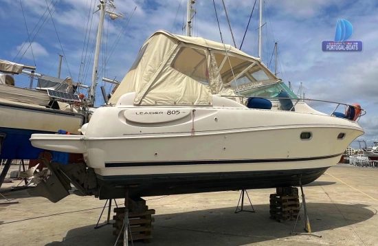 Jeanneau Leader 805 usado à venda