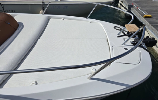 Invictus Yacht CX 240 de segunda mano en venta