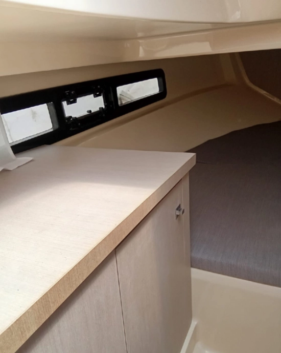 Invictus Yacht CX 240 usata in vendita