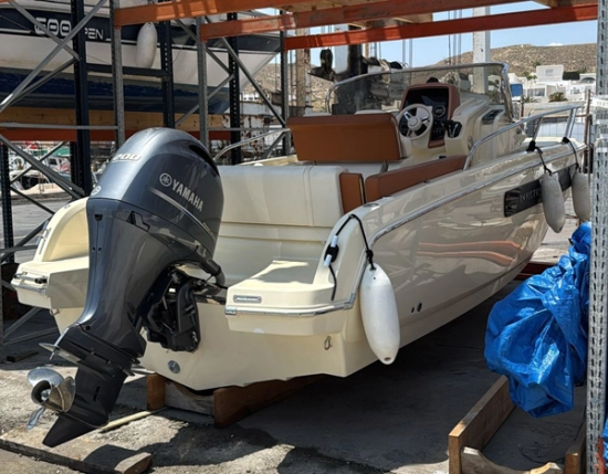 Invictus Yacht CX 240 de segunda mano en venta