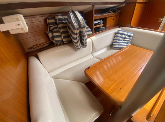 Beneteau Oceanis 320 usata in vendita