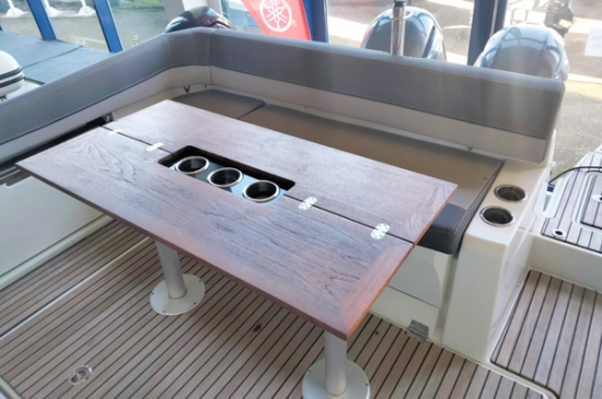 Jeanneau Cap Camarat 9.0 CC de segunda mano en venta
