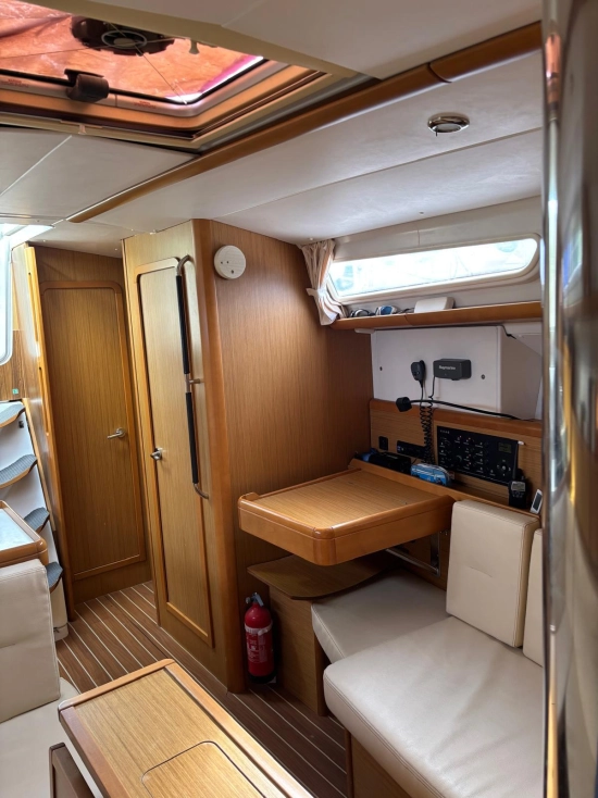Custom Sun Odyssey 39i usado à venda
