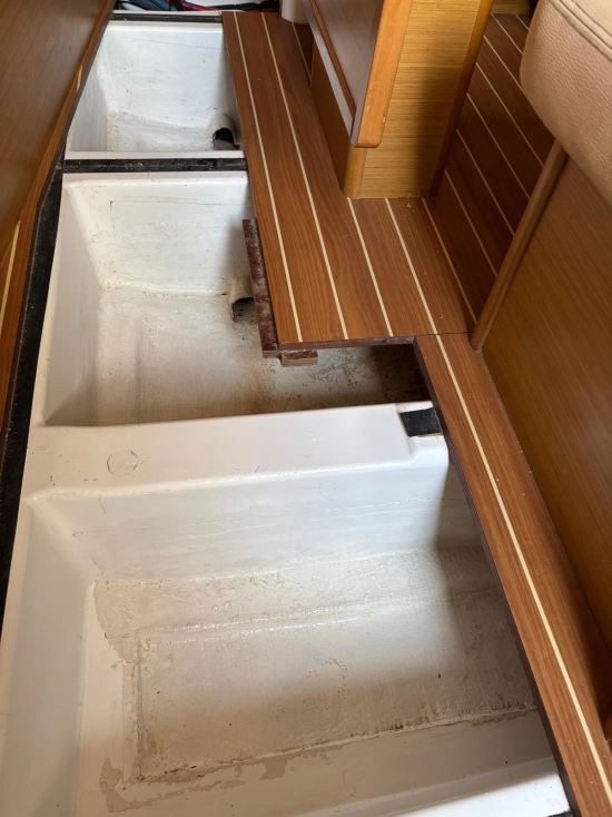 Custom Sun Odyssey 39i usado à venda