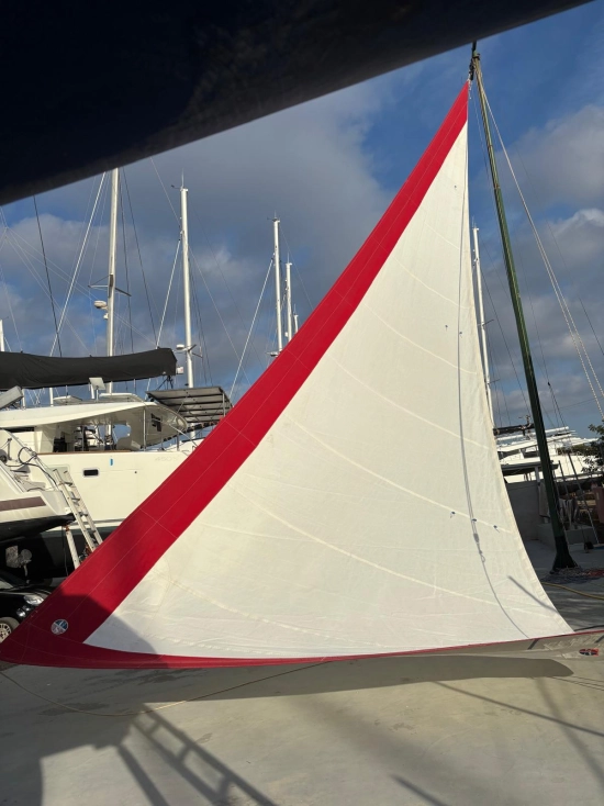 Custom Sun Odyssey 39i usado à venda