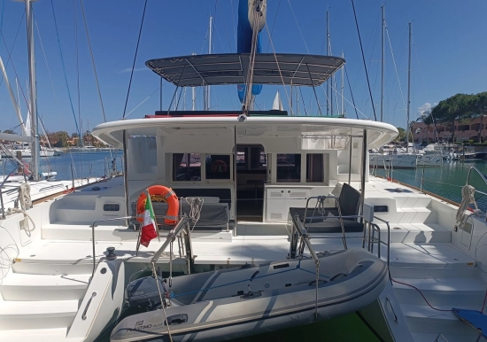 Lagoon 450F usata in vendita
