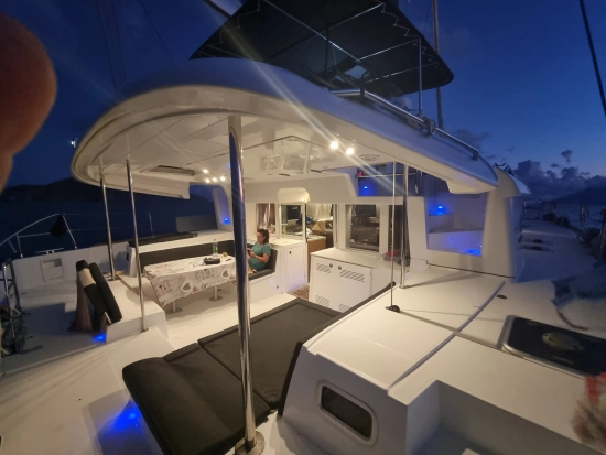 Lagoon 450F usata in vendita