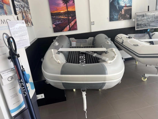 3D Tender Twin Fastcat 280 nuevo en venta