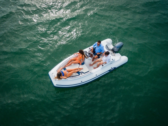 AB Inflatables Nautilus 15 DLX novos à venda