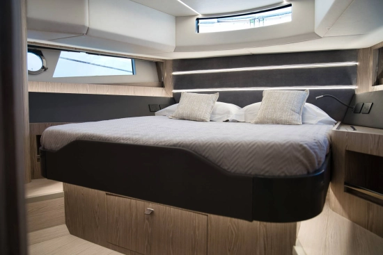 Cayman Yachts 540WA nuevo en venta