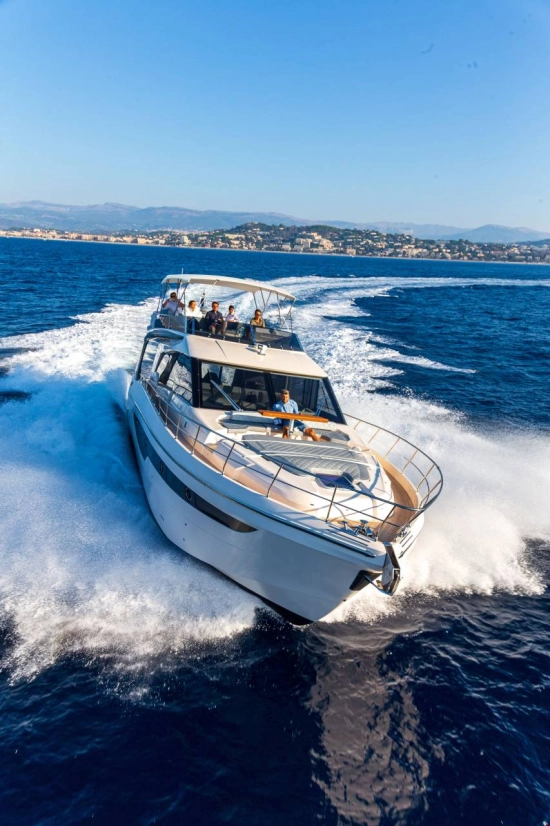 Cayman Yachts Flybridge F580 nuova in vendita