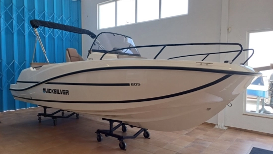 Quicksilver Open Activ 605 nuevo en venta
