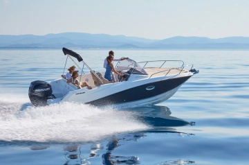Quicksilver Sundeck Activ 675